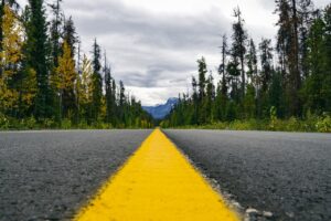 highway, wilderness, yellow line-5314645.jpg